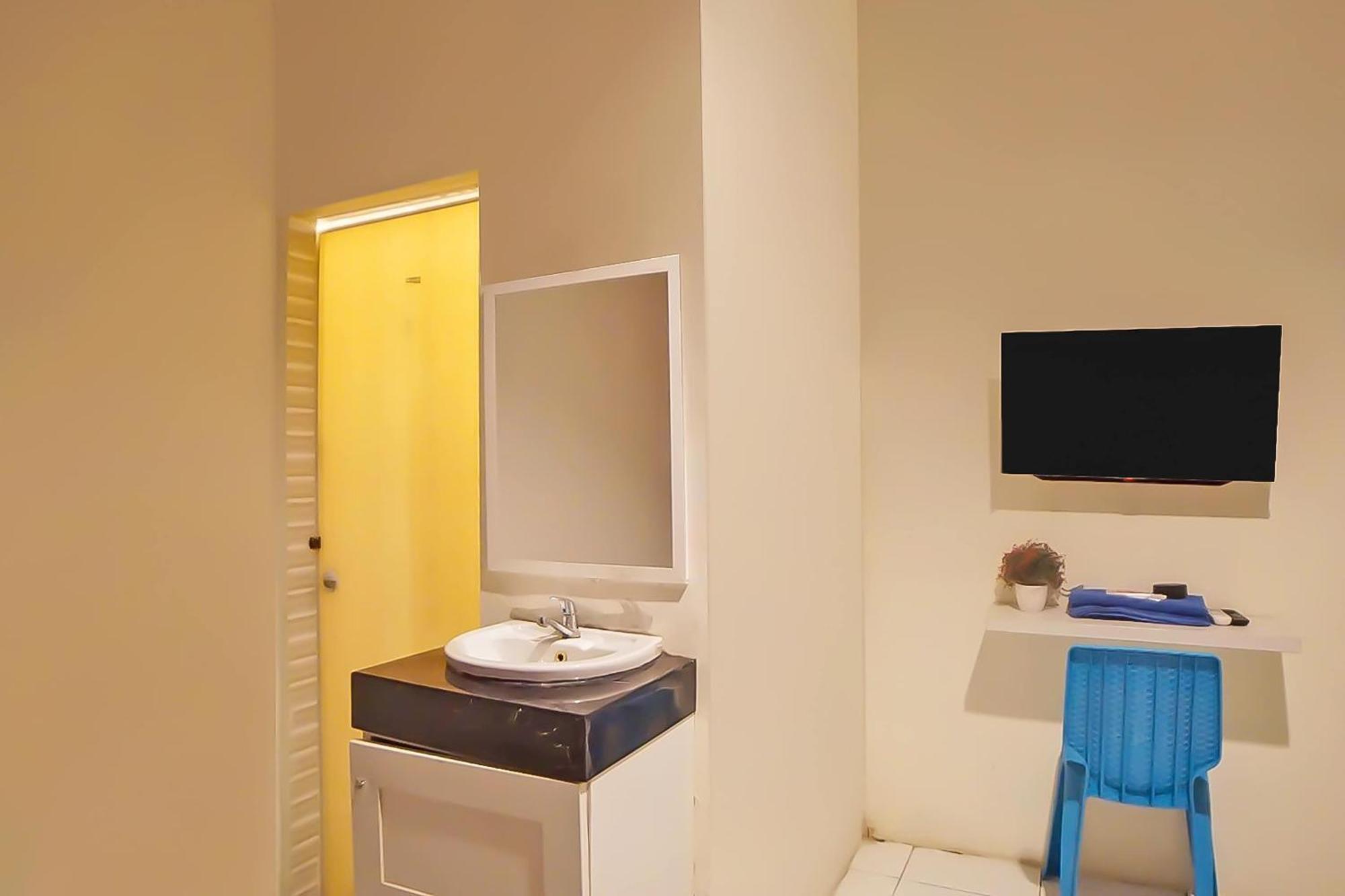 Oyo 91700 N Hotel 2*